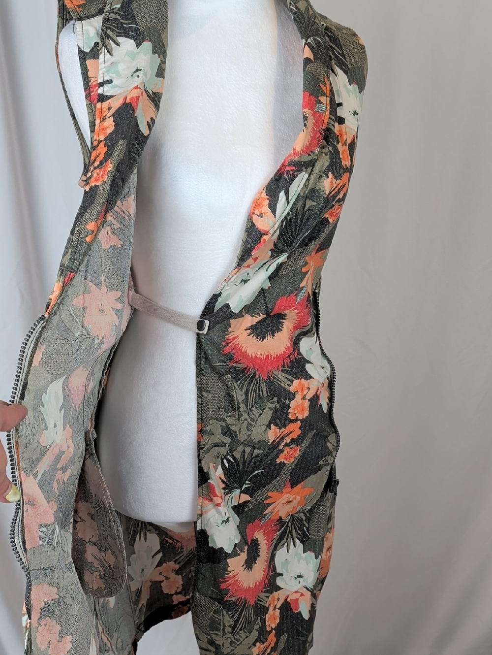 Bench Floral Wrap Mini Dress NWOT Side Zipper W/ Pockets XS - Picture 3 of 16